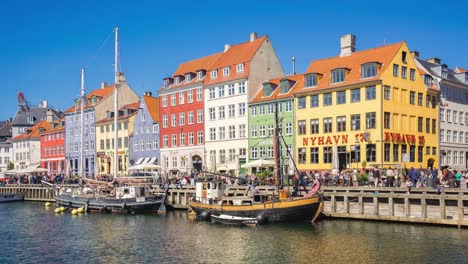 Nyhavn-in-Copenhagen-city,-Denmark-people-are-travelling-in-Copenhagen-Time-lapse-4K