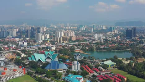 Sonnliche-Tag-Kuala-Lumpur-Innenstadt-berühmten-Park-See-Luft-Panorama-4k-malaysia