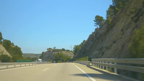 Fahren-auf-der-spanischen-Autobahn