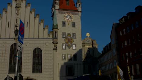 Taxi-stand-in-center-of-Munich