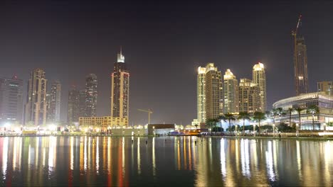 Luz-de-noche-de-lapso-de-tiempo-del-centro-comercial-de-dubai