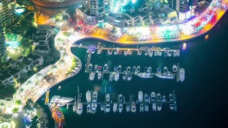 Nachtlicht-high-yacht-place-Zeitraffer-von-dubai