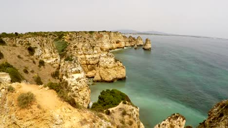 Metraje-aéreo-Lagos,-puente-de-la-piedad,-Algarve,-Portugal