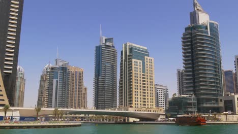 Vista-panorámica-de-la-Marina-de-dubai,-Emiratos-Árabes-Unidos-día-4-K