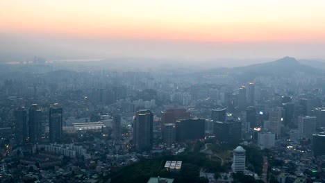 Vista-aérea-de-puesta-de-sol-en-Seúl