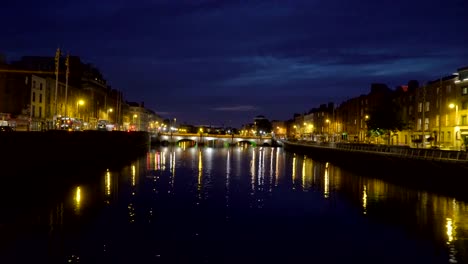 Die-Stadt-Dublin-an-einem-Nightscape-genommen
