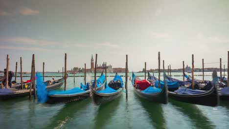 Italien-Sommer-Tag-berühmten-Palazzo-Ducale-Bucht-Gandola-Parkplatz-Panorama-4k-Zeitraffer