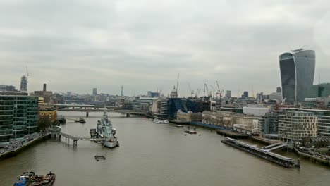 Tall-buildings-alongside-the-Thames-river