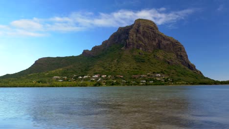 Vista-al-mar-de-Le-Morne-Brabant,-Mauricio