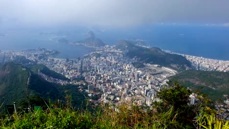 vista-de-Río-de-Janeiro-forman-la-cima-de-la-colina