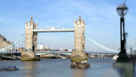 Tower-Bridge-mit-einem-Unschärfe-Effekt.