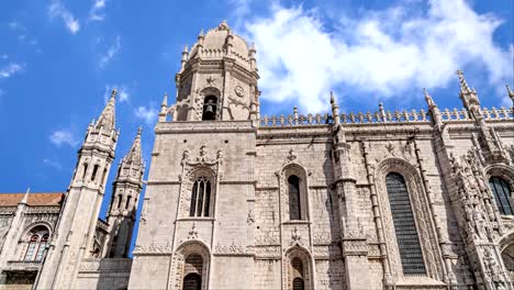 Hauptfassade-des-Hieronymus-Kloster,-Lissabon