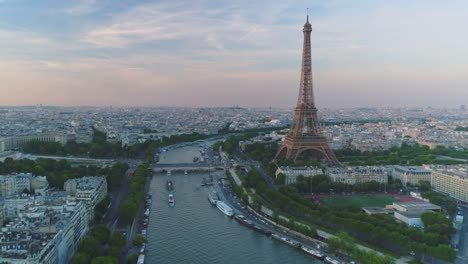 Aerial-Eiffelturm-Paris-Sonnenuntergang