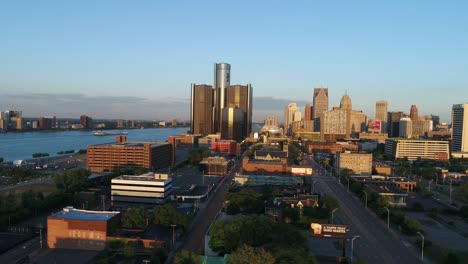 Aerial-view-of-Detroit-skyline