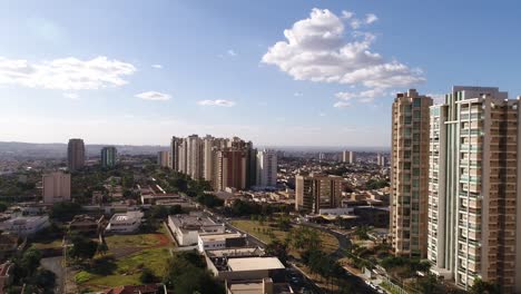 Antena-ciudad-vista-de-Ribeirao-Preto,-Sao-Paulo,-Brasil