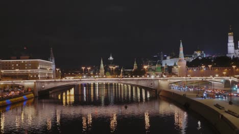 Moscow-city.-Hinged-bridge-across-Moscow-River-with-Kremlin-and-Red-Square-view-at-night-from-Zaryadye-Park.