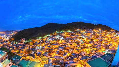 4-k-Zeit-verfallen-Sonnenaufgang-am-Gamcheon-Culture-Village-in-Busan-in-Südkorea