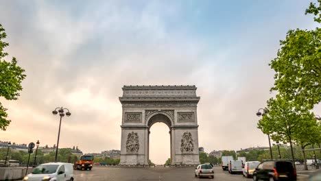 París-Ciudad-horizonte-timelapse-en-el-arco-del-triunfo-y-Campos-Elíseos,-lapso-de-tiempo-de-4K-de-París,-Francia