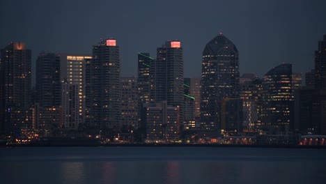 Abend-Panorama-von-San-Diego,-California,-Vereinigte-Staaten-von-Amerika.