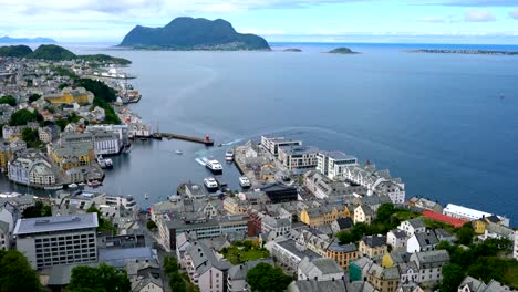 Stadt-Alesund-Norwegen