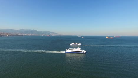 servicios-de-ferry-en-izmir,-vistas-al-mar