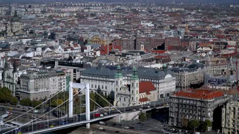 Verkehr-auf-den-Straßen-von-Bukarest