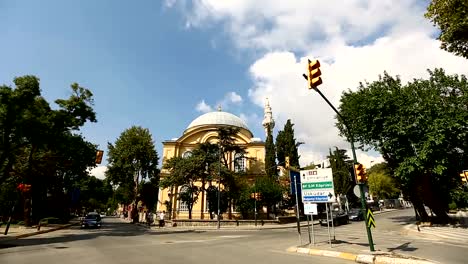 Istanbul-Altunizade-Osmanische-Moschee-und-Verkehr-Zeitraffer