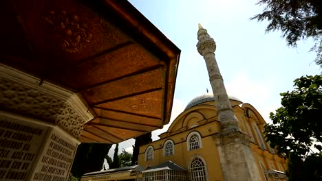 Istanbul-Ottoman-Altunizade-Mosque-and-Fountain-Sadirvan-Timelapse