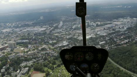 helicopter-cockpit-view-flying-over-Frankfurt