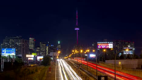 Toma-acelerada-de-Toronto-(desde-Gardiner-Expressway)