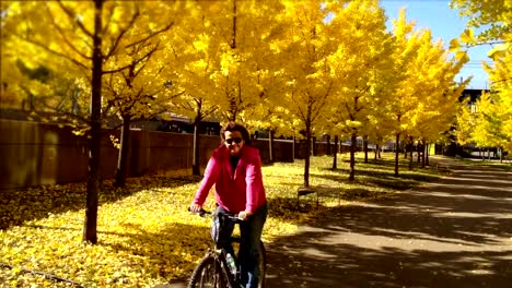 Autumn-Pittsburgh-Biker