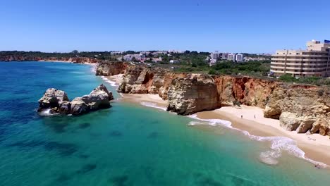 Luftaufnahme-von-Praia-da-Rocha-der-Algarve,-Portugal