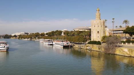 Sevilla-la-luz-solar-río-puente-de-4-k,-España