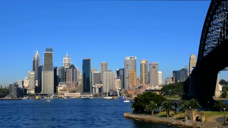 Skyline-of-Sydney-and-Sydney-Harbour-Bridge