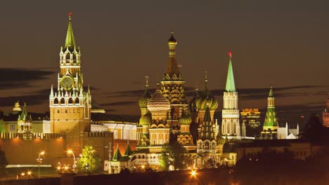 RUSIA.-MOSCÚ---2013-:-TL-vista-del-Kremlin-en-la-noche.