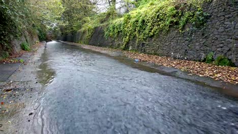 River-Rea-in-a-culvert,-Birmingham,-England.