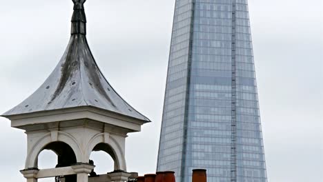 Un-rascador-de-cielo-de-subconstrucción-en-Londres