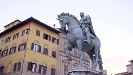 Pferdesport-Denkmal-von-Cosimo-I,-Piazza-della-Signoria,-Florenz,-Italien