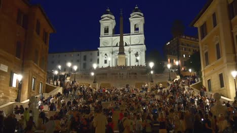 Italia-noche-tiempo-famoso-Roma-Plaza-de-España-llena-de-panorama-4k