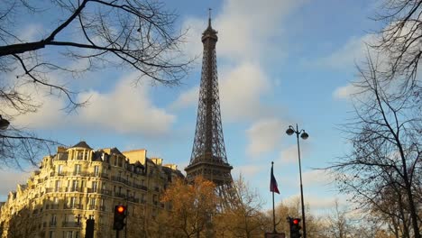 cielo-de-Francia-París-día-tiempo-azul-panorama-de-eiffel-torre-calle-vista-4k