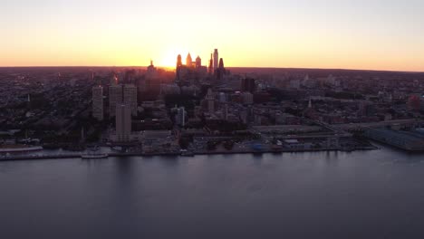 Aerial-view-of-Philadelphia-at-sunset