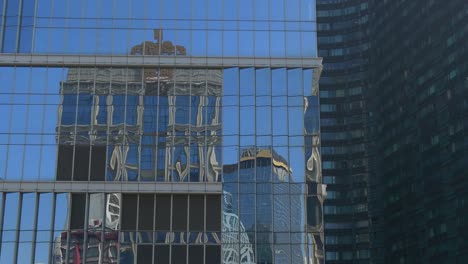 China-día-soleado-Macao-ciudad-céntrico-edificio-de-oficinas-de-panorama-de-reflexión-frontal-4k