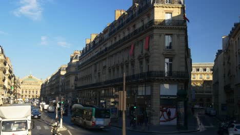 sonnigen-Tag-Frankreich-Paris-Doppeldecker-Bus-zweiten-Stock-fahren-Straße-Pov-Panorama-4k