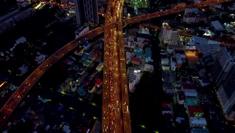 Aeiral-escena-de-múltiples-lane-autopista-el-tráfico-en-hora-punta,-4k-video