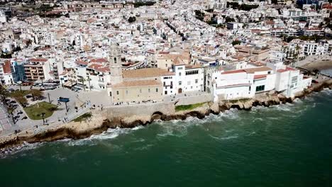 Stadt-von-Sitges-in-Spanien