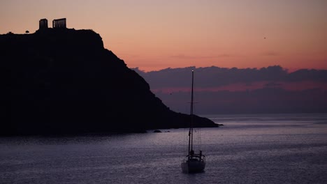 Greek-temple-of-Poseidon-at-morning,-Cape-Sounio