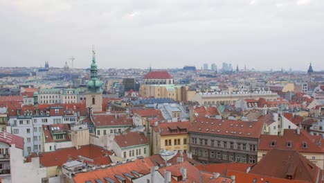 Blick-auf-Prag-vom-alten-Rathaus-in-der-Dämmerung