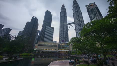 4-k-UHD-Zeitraffer-des-dramatischen-Sonnenuntergang-über-Kuala-Lumpur-Stadt.