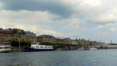 Stockholm-Schweden-gesehen-von-einem-Schiff