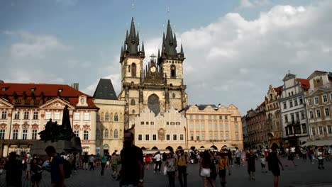 Church-of-Our-Lady-before-Tyn-in-Prague.-Time-lapse